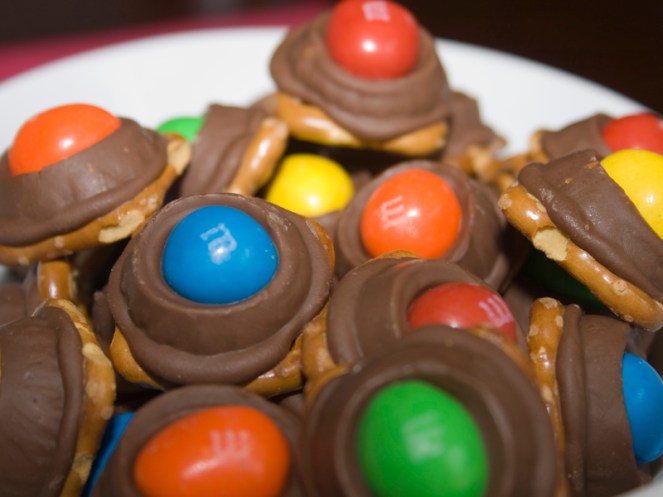 M&M’s® Rolo® Pretzel Bites 05