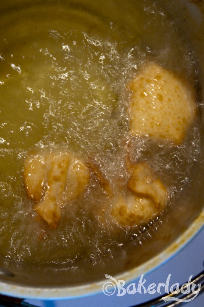 Sriracha and Cream Cheese Wonton Bombs - Bakerlady